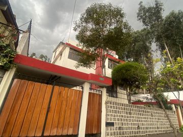Vendo casa con terreno en el sector del Parque Metropolitano