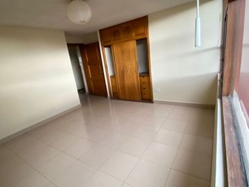 Vendo casa con terreno en el sector del Parque Metropolitano