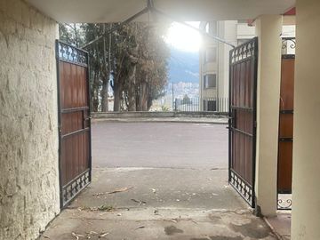 Vendo casa con terreno en el sector del Parque Metropolitano
