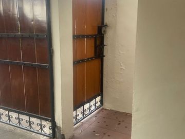Vendo casa con terreno en el sector del Parque Metropolitano