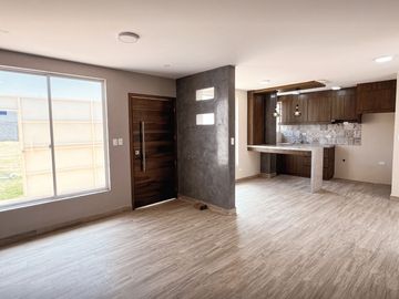 CASAS EN VENTA “Ahorra y Vive Verde: Tu Nuevo Hogar con Calefón Solar”