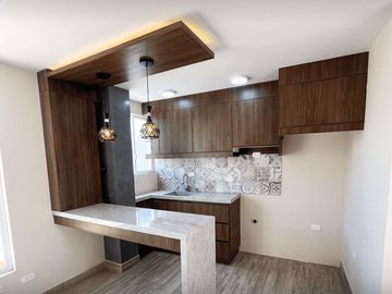 CASAS EN VENTA “Ahorra y Vive Verde: Tu Nuevo Hogar con Calefón Solar”