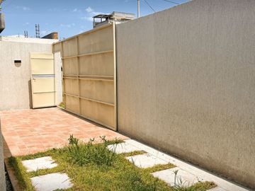 CASAS EN VENTA “Ahorra y Vive Verde: Tu Nuevo Hogar con Calefón Solar”