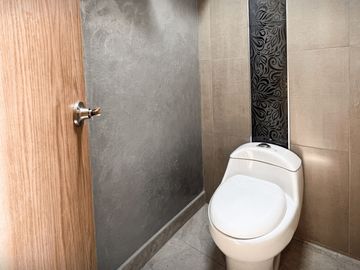 CASAS EN VENTA “Ahorra y Vive Verde: Tu Nuevo Hogar con Calefón Solar”