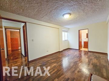 EN VENTA DEPARTAMENTO EN SANTIAGO DE SURCO, 112 m2. Cerca a Plaza Vea de Av. Ayacucho.
