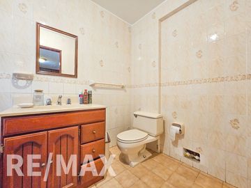 EN VENTA DEPARTAMENTO EN SANTIAGO DE SURCO, 112 m2. Cerca a Plaza Vea de Av. Ayacucho.
