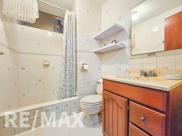 EN VENTA DEPARTAMENTO EN SANTIAGO DE SURCO, 112 m2. Cerca a Plaza Vea de Av. Ayacucho.