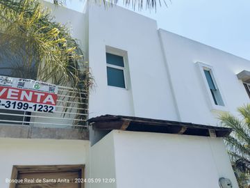 REMATO CASA EN RESIDENCIAL BOSQUES DE SANTA ANITA, BAJA DE PRECIO $ 2´680,000 A TRATAR EXCELENTE ESTADO
