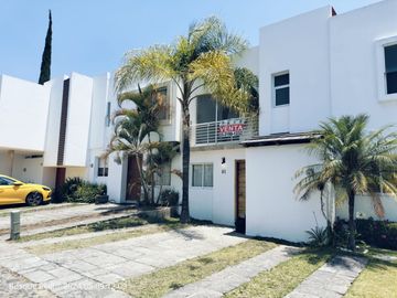 REMATO CASA EN RESIDENCIAL BOSQUES DE SANTA ANITA, BAJA DE PRECIO $ 2´680,000 A TRATAR EXCELENTE ESTADO