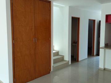 REMATO CASA EN RESIDENCIAL BOSQUES DE SANTA ANITA, BAJA DE PRECIO $ 2´680,000 A TRATAR EXCELENTE ESTADO