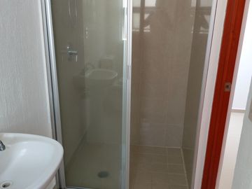 REMATO CASA EN RESIDENCIAL BOSQUES DE SANTA ANITA, BAJA DE PRECIO $ 2´680,000 A TRATAR EXCELENTE ESTADO