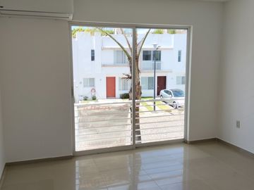 REMATO CASA EN RESIDENCIAL BOSQUES DE SANTA ANITA, BAJA DE PRECIO $ 2´680,000 A TRATAR EXCELENTE ESTADO