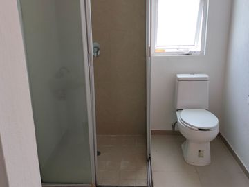 REMATO CASA EN RESIDENCIAL BOSQUES DE SANTA ANITA, BAJA DE PRECIO $ 2´680,000 A TRATAR EXCELENTE ESTADO