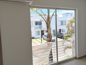 REMATO CASA EN RESIDENCIAL BOSQUES DE SANTA ANITA, BAJA DE PRECIO $ 2´680,000 A TRATAR EXCELENTE ESTADO