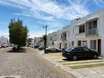 REMATO CASA EN RESIDENCIAL BOSQUES DE SANTA ANITA, BAJA DE PRECIO $ 2´680,000 A TRATAR EXCELENTE ESTADO