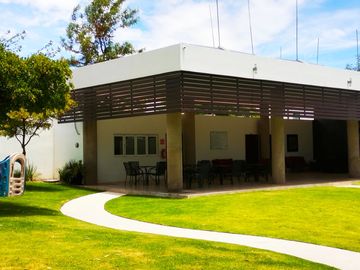 REMATO CASA EN RESIDENCIAL BOSQUES DE SANTA ANITA, BAJA DE PRECIO $ 2´680,000 A TRATAR EXCELENTE ESTADO