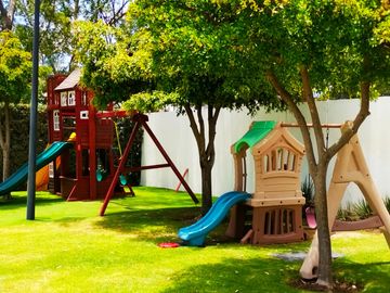REMATO CASA EN RESIDENCIAL BOSQUES DE SANTA ANITA, BAJA DE PRECIO $ 2´680,000 A TRATAR EXCELENTE ESTADO