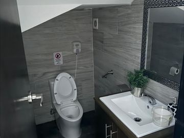 Casa en VENTA para oficinas o consultorio en León Gto, en la colonia San Jerónimo