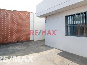 Venta De Casa en José Granda, cerca Av. Habich, San Martin De Porres