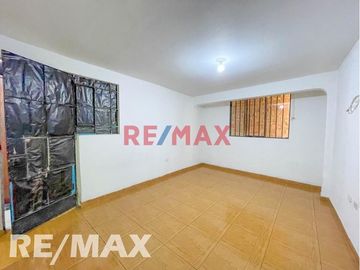 Venta De Casa en José Granda, cerca Av. Habich, San Martin De Porres