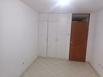 Casa en venta Av. Pedro Silva 1020 San Juan de Miraflores 176.46 m2  3 cuartos, 2 baños, 1 estacionamiento