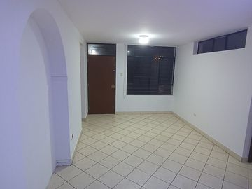 Casa en venta Av. Pedro Silva 1020 San Juan de Miraflores 176.46 m2  3 cuartos, 2 baños, 1 estacionamiento