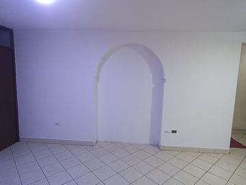 Casa en venta Av. Pedro Silva 1020 San Juan de Miraflores 176.46 m2  3 cuartos, 2 baños, 1 estacionamiento