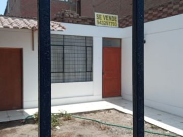 Casa en venta Av. Pedro Silva 1020 San Juan de Miraflores 176.46 m2  3 cuartos, 2 baños, 1 estacionamiento