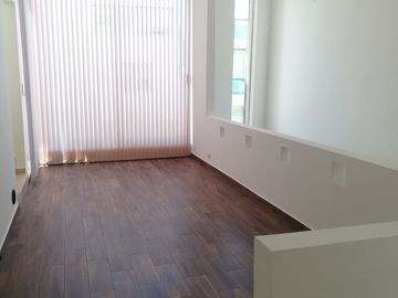 EXCELENTE RESIDENCIA EN PARQUE SAN JOSE, ZONA AZUL LOMAS DE ANGELÓPOLIS
