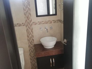 EXCELENTE RESIDENCIA EN PARQUE SAN JOSE, ZONA AZUL LOMAS DE ANGELÓPOLIS