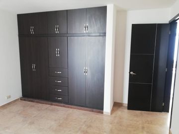 EXCELENTE RESIDENCIA EN PARQUE SAN JOSE, ZONA AZUL LOMAS DE ANGELÓPOLIS