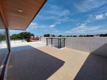 For Sale Modern Design Four (4) Storey Triplex House and Lot in Better Living Parañaque City