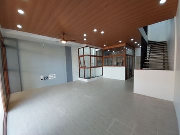 For Sale Modern Design Four (4) Storey Triplex House and Lot in Better Living Parañaque City