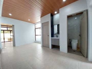 For Sale Modern Design Four (4) Storey Triplex House and Lot in Better Living Parañaque City