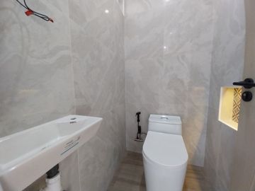 For Sale Modern Design Four (4) Storey Triplex House and Lot in Better Living Parañaque City