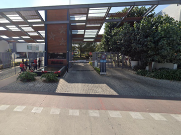 ¡¡HERMOSA CASA EN UNA DE LAS MEJORES ZONAS DE RESIDENCIAL SOLARES EN ZAPOPAN JALISCO!!