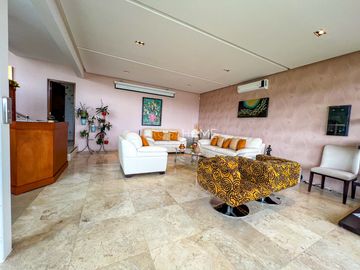 CASA EN VENTA, BALCONES DE JURIQUILLA