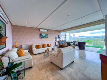 CASA EN VENTA, BALCONES DE JURIQUILLA