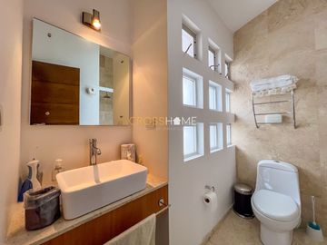 CASA EN VENTA, BALCONES DE JURIQUILLA
