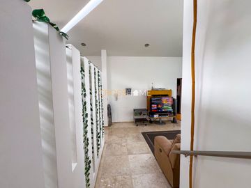 CASA EN VENTA, BALCONES DE JURIQUILLA