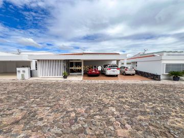 CASA EN VENTA, BALCONES DE JURIQUILLA