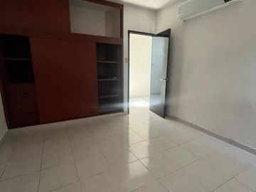 CASA EN VENTA EN AV CANDIDO AGUILAR EN BOCA DEL RÍO