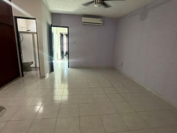 CASA EN VENTA EN AV CANDIDO AGUILAR EN BOCA DEL RÍO