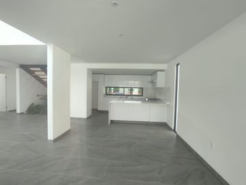 CASA NUEVA EN VENTA EN FRACCIONAMIENTO LOMAS DE COCOYOC, MORELOS