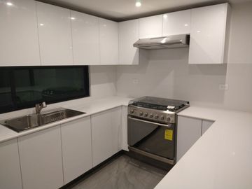 CASA NUEVA EN VENTA EN FRACCIONAMIENTO LOMAS DE COCOYOC, MORELOS