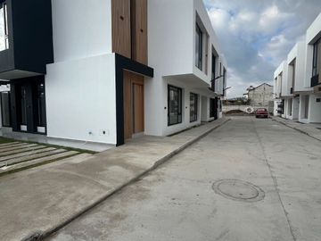 CASAS DE LUJO DENTRO DE CONDOMINIO, Sudamericano Ricaurte, C1406