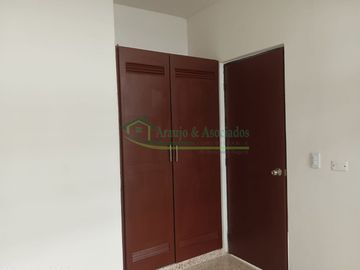 VENDEMOS HERMOSA CASA DE DOS PISOS EN RICAURTE