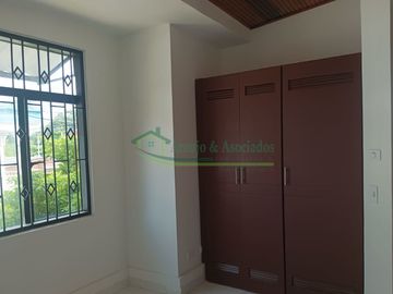 VENDEMOS HERMOSA CASA DE DOS PISOS EN RICAURTE