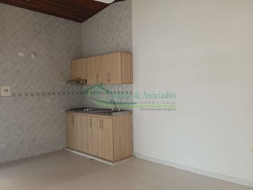 VENDEMOS HERMOSA CASA DE DOS PISOS EN RICAURTE