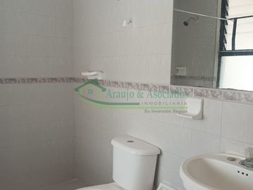 VENDEMOS HERMOSA CASA DE DOS PISOS EN RICAURTE